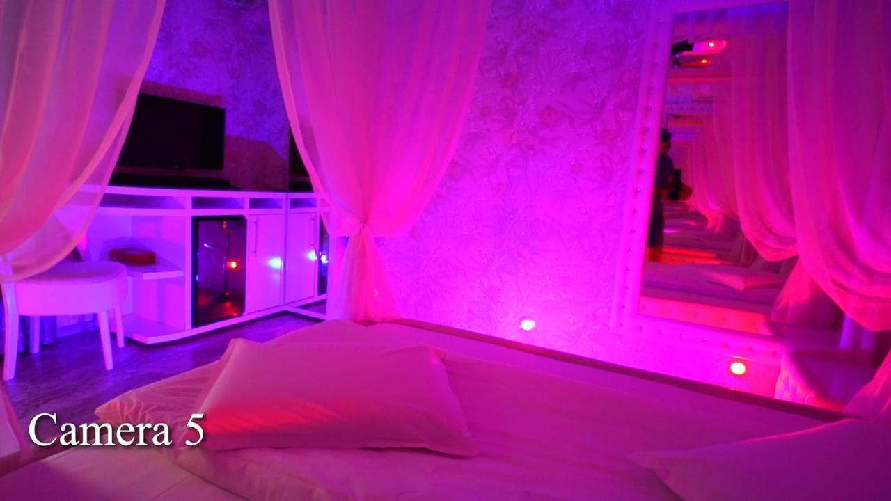Anadi Hotel Boutique Only Adult Brasov Bagian luar foto