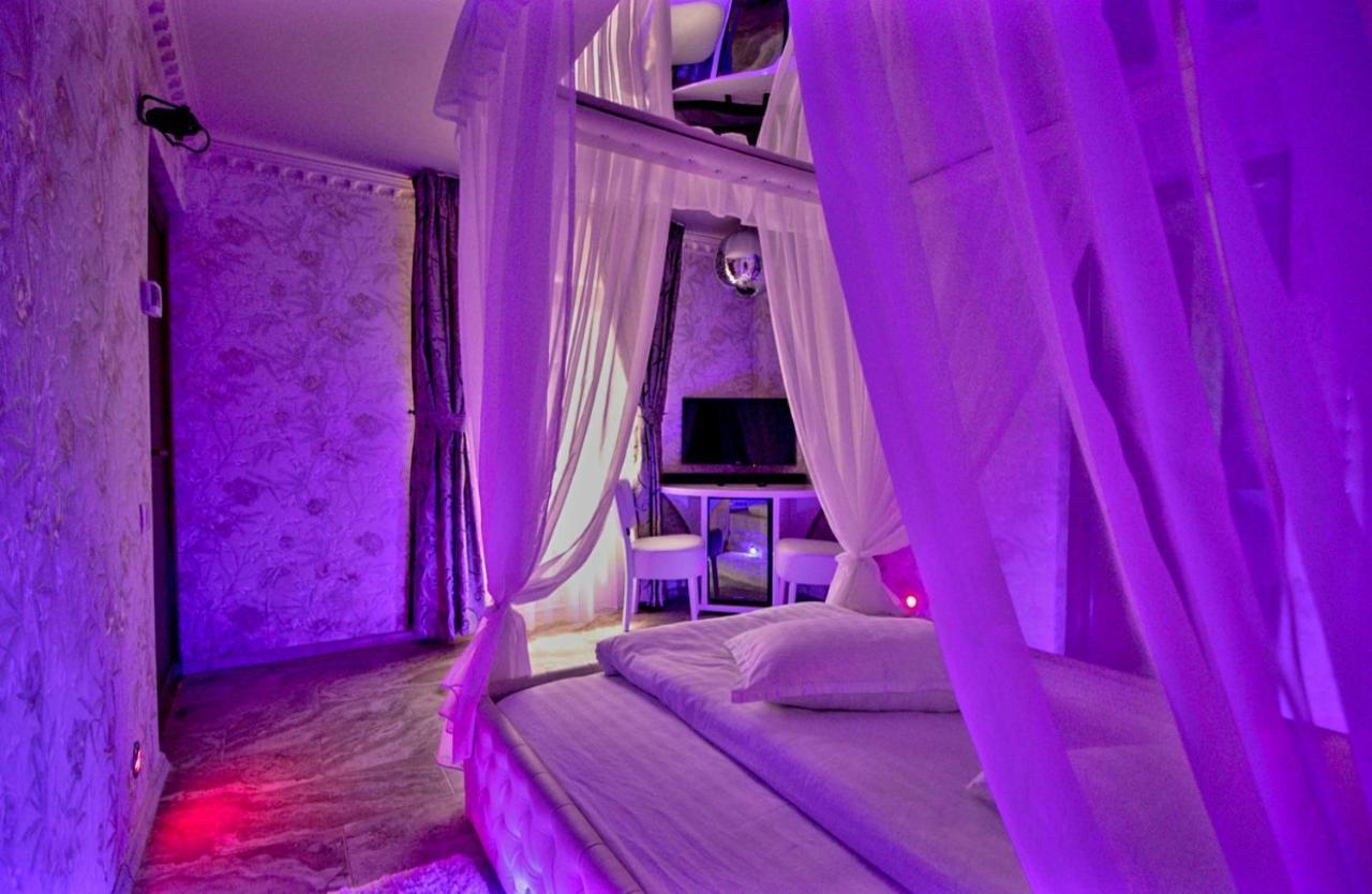 Anadi Hotel Boutique Only Adult Brasov Bagian luar foto