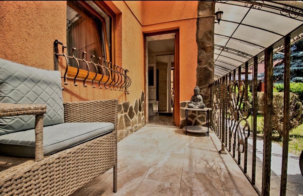 Anadi Hotel Boutique Only Adult Brasov Bagian luar foto