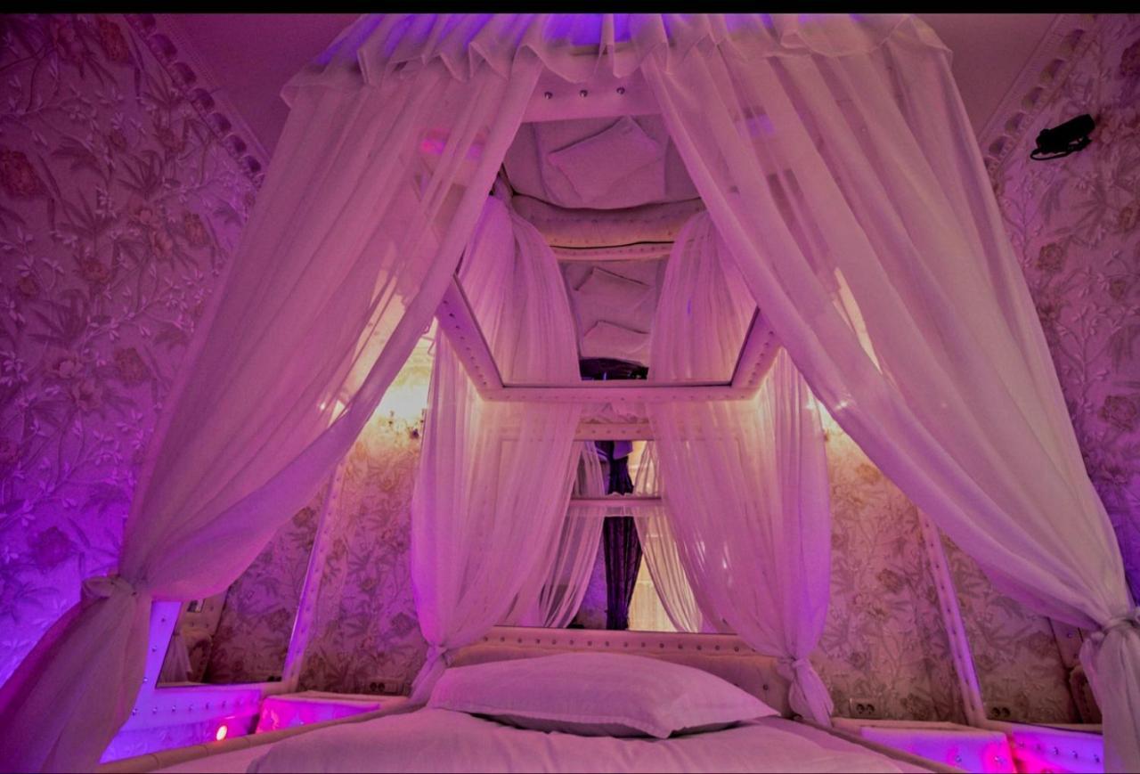 Anadi Hotel Boutique Only Adult Brasov Bagian luar foto