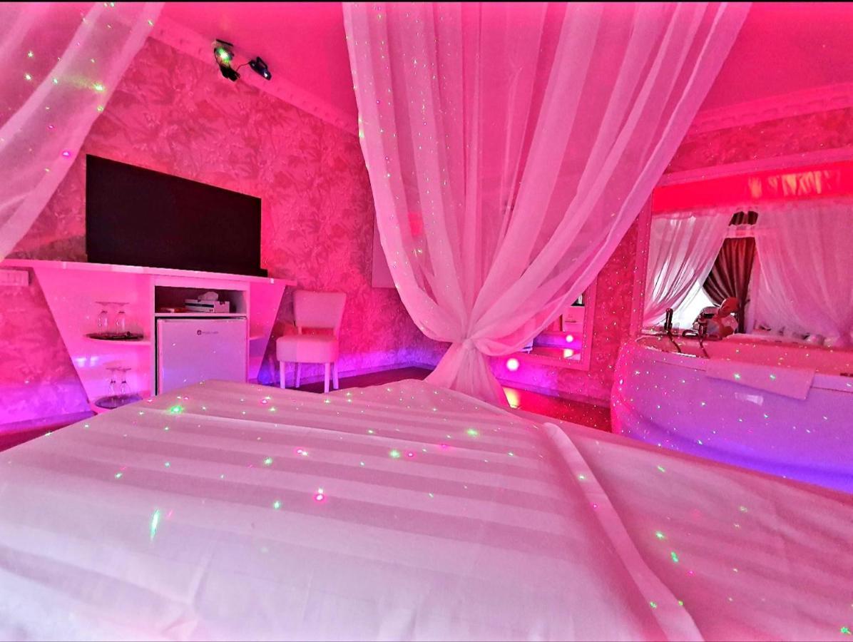 Anadi Hotel Boutique Only Adult Brasov Bagian luar foto