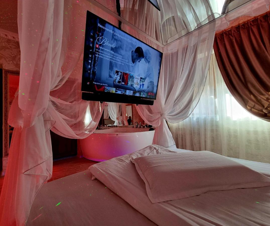Anadi Hotel Boutique Only Adult Brasov Bagian luar foto