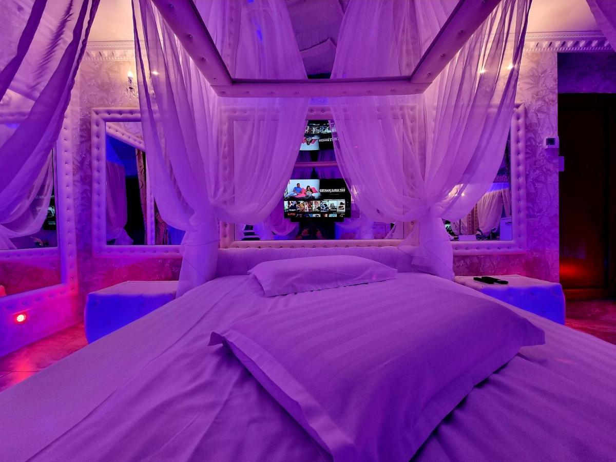 Anadi Hotel Boutique Only Adult Brasov Bagian luar foto