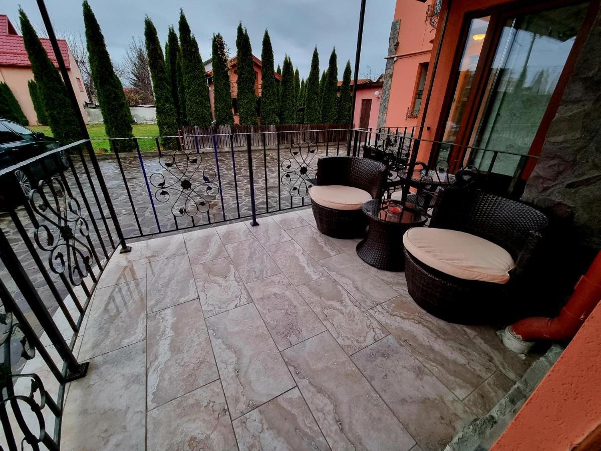 Anadi Hotel Boutique Only Adult Brasov Bagian luar foto