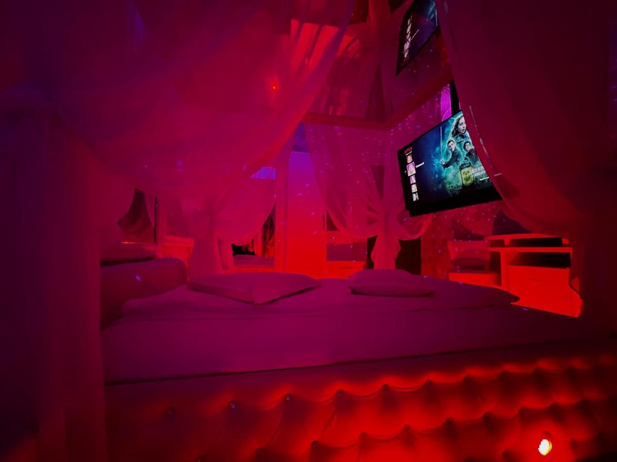 Anadi Hotel Boutique Only Adult Brasov Bagian luar foto