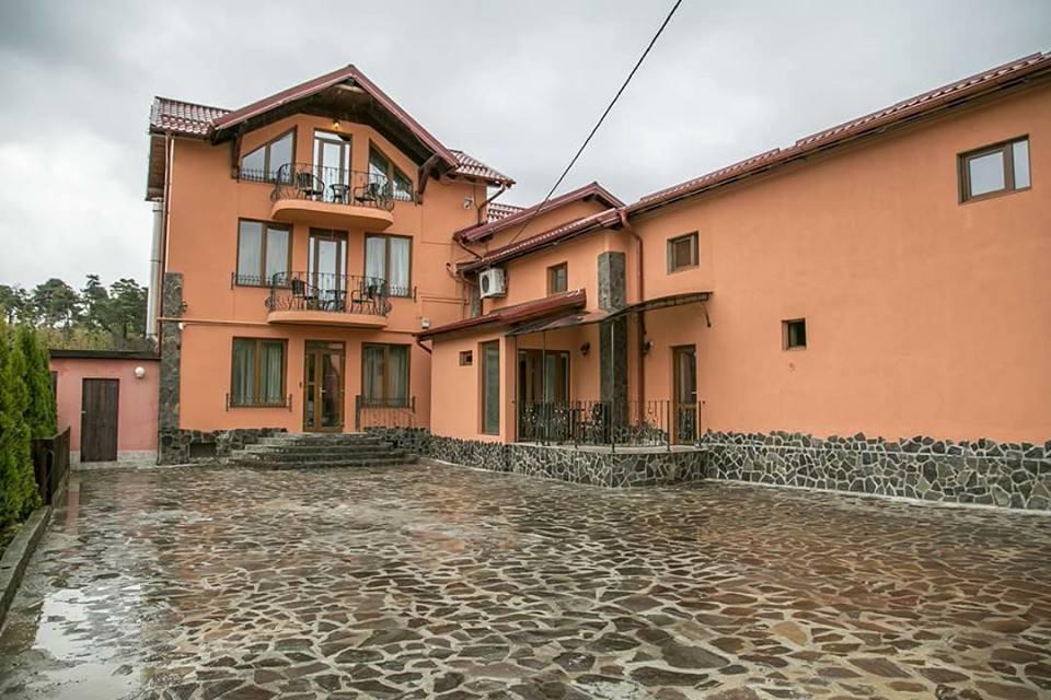 Anadi Hotel Boutique Only Adult Brasov Bagian luar foto