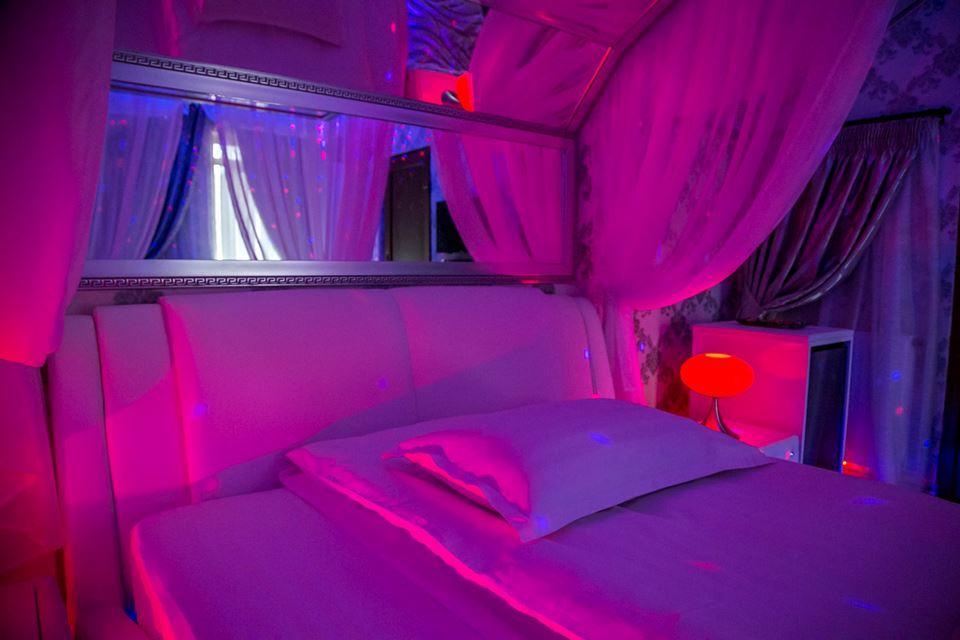 Anadi Hotel Boutique Only Adult Brasov Bagian luar foto